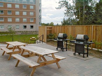 Durham College/Uoit Residence - South Village Oshawa Exterior photo